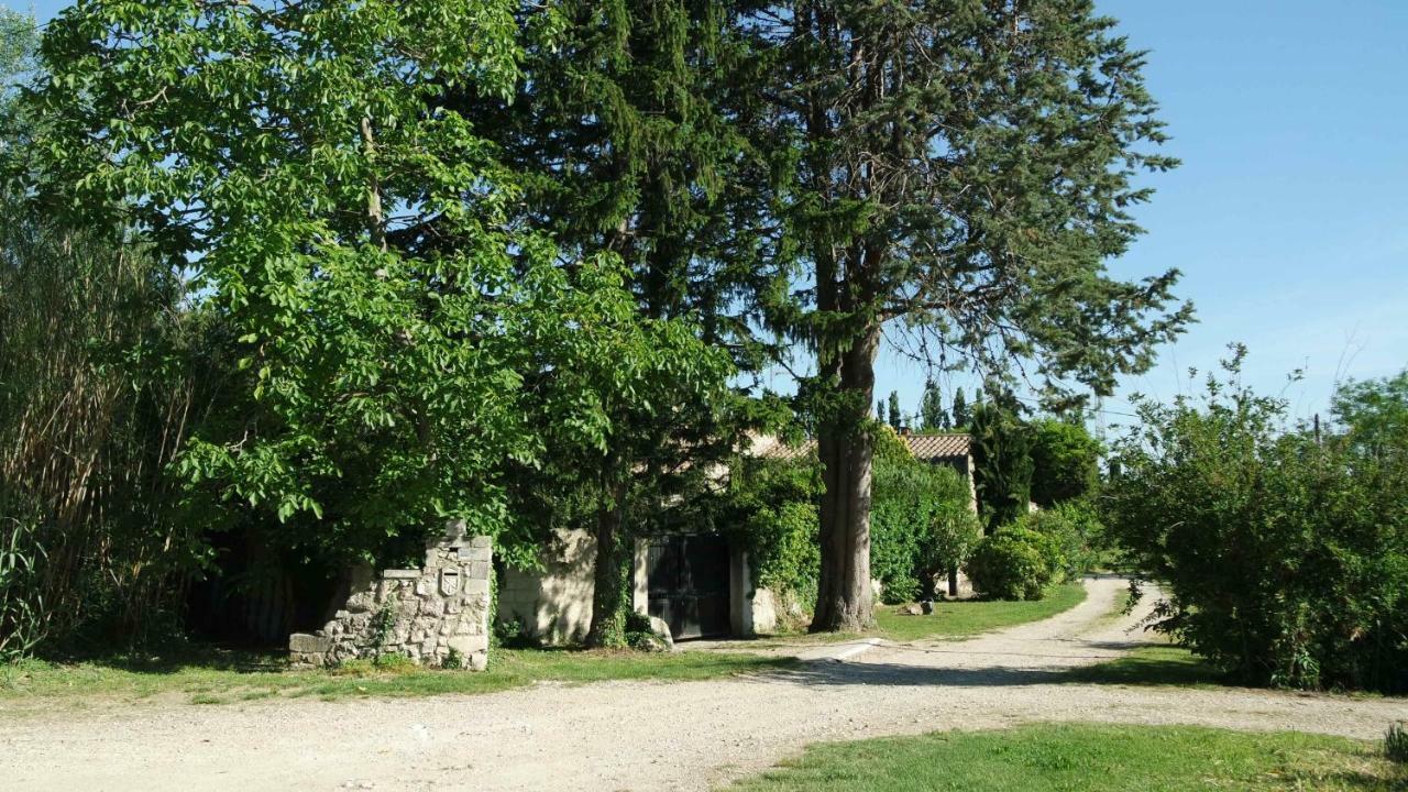 Mas Grimaud - Gite- Studio Et Chambres D'Hotes Familiales Eygalieres  Luaran gambar