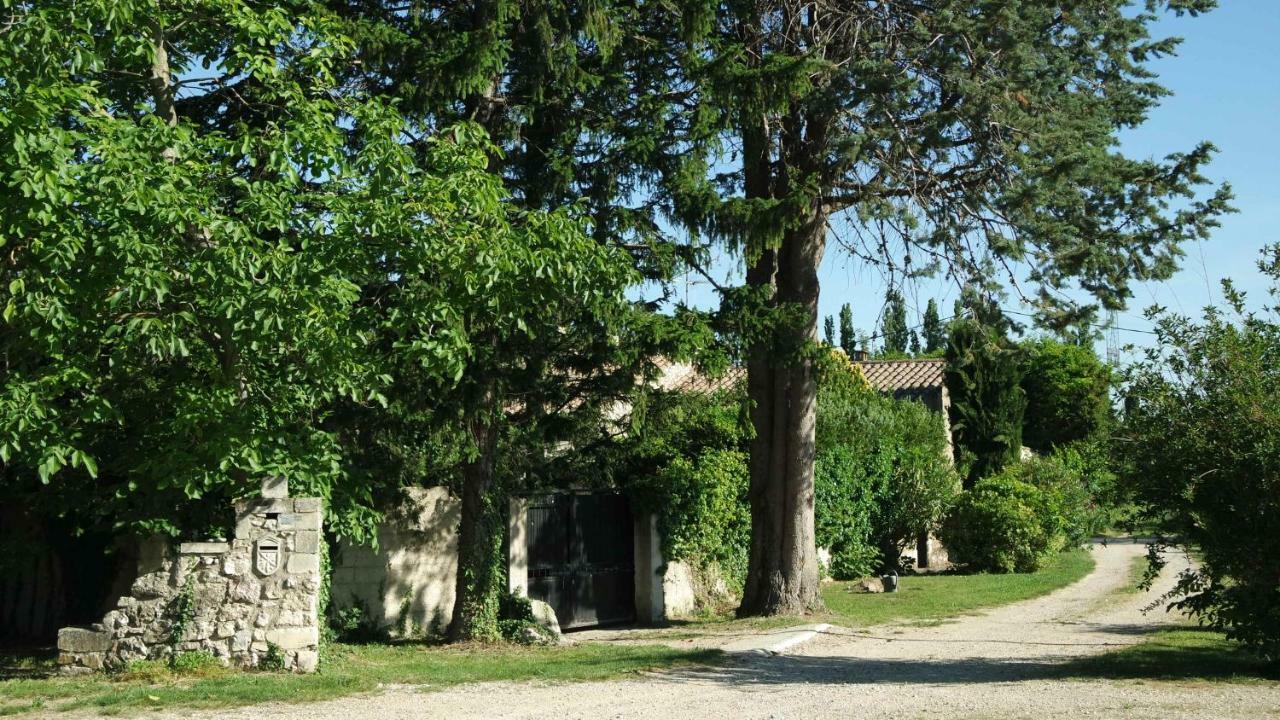 Mas Grimaud - Gite- Studio Et Chambres D'Hotes Familiales Eygalieres  Luaran gambar