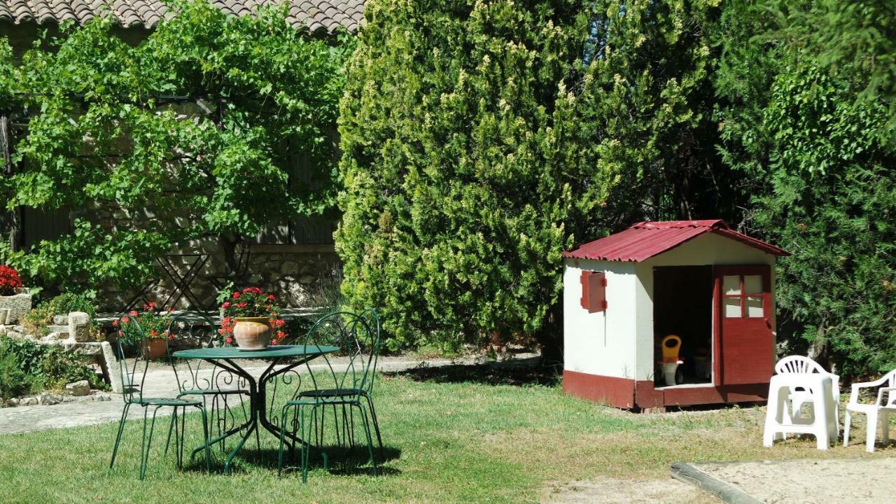 Mas Grimaud - Gite- Studio Et Chambres D'Hotes Familiales Eygalieres  Luaran gambar